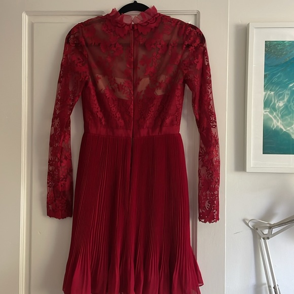 Marchesa Notte Red Lace Dress 0 - Picture 5 of 11